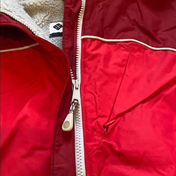 Columbia brand ski/snow coat in red - Picture 9 of 14